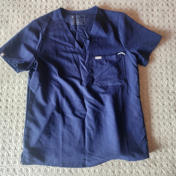Figs Tops - Figs Blue PO 2454 Medical Scrub Top with V-Neck and Short Sleeves Size Large